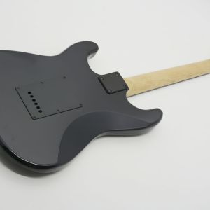 KIT GUITARRA ROCKWAVE COM CUBO, CAPA, CABO, CORREIA, AFINADOR, PALHETA E CORDA EXTRA - RGK50 COR PRETA