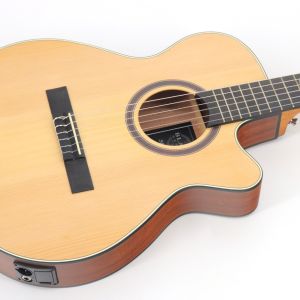 VIOLÃO STRINBERG ELETROACÚSTICO NYLON FLAT SL-200C NATURAL SATIN
