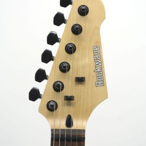KIT GUITARRA ROCKWAVE COM CUBO, CAPA, CABO, CORREIA, AFINADOR, PALHETA E CORDA EXTRA - RGK50 COR PRETA