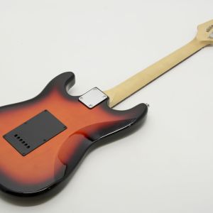 KIT GUITARRA ROCKWAVE COM CUBO, CAPA, CABO, CORREIA, AFINADOR, PALHETA E CORDA EXTRA - RGK50 COR SUNBURST