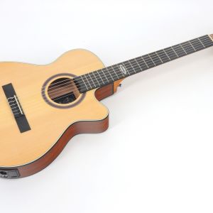 VIOLÃO STRINBERG ELETROACÚSTICO NYLON FLAT SL-200C NATURAL SATIN