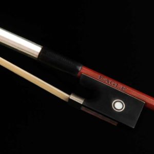 VIOLINO EAGLE MASTER VE-145 TAMPO DE ABETO MACIÇO E FUNDO BIPARTIDO DE MAPLE MACIÇO TAMANHO 4/4