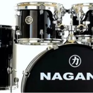 BATERIA NAGANO GARAGE ROCK BUMBO DE 22, TONS DE 10/12 SURDO DE 16 C/ FERRAGEM E BANCO EBS